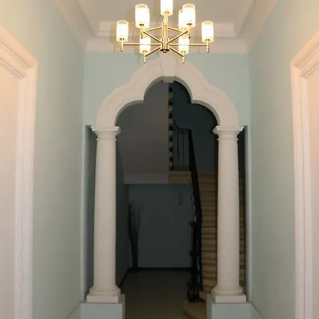 Дом отдыха South Village Townhouse *